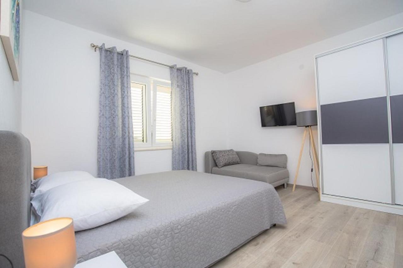 Apartmani Vesna Milisa 프리모스턴 외부 사진