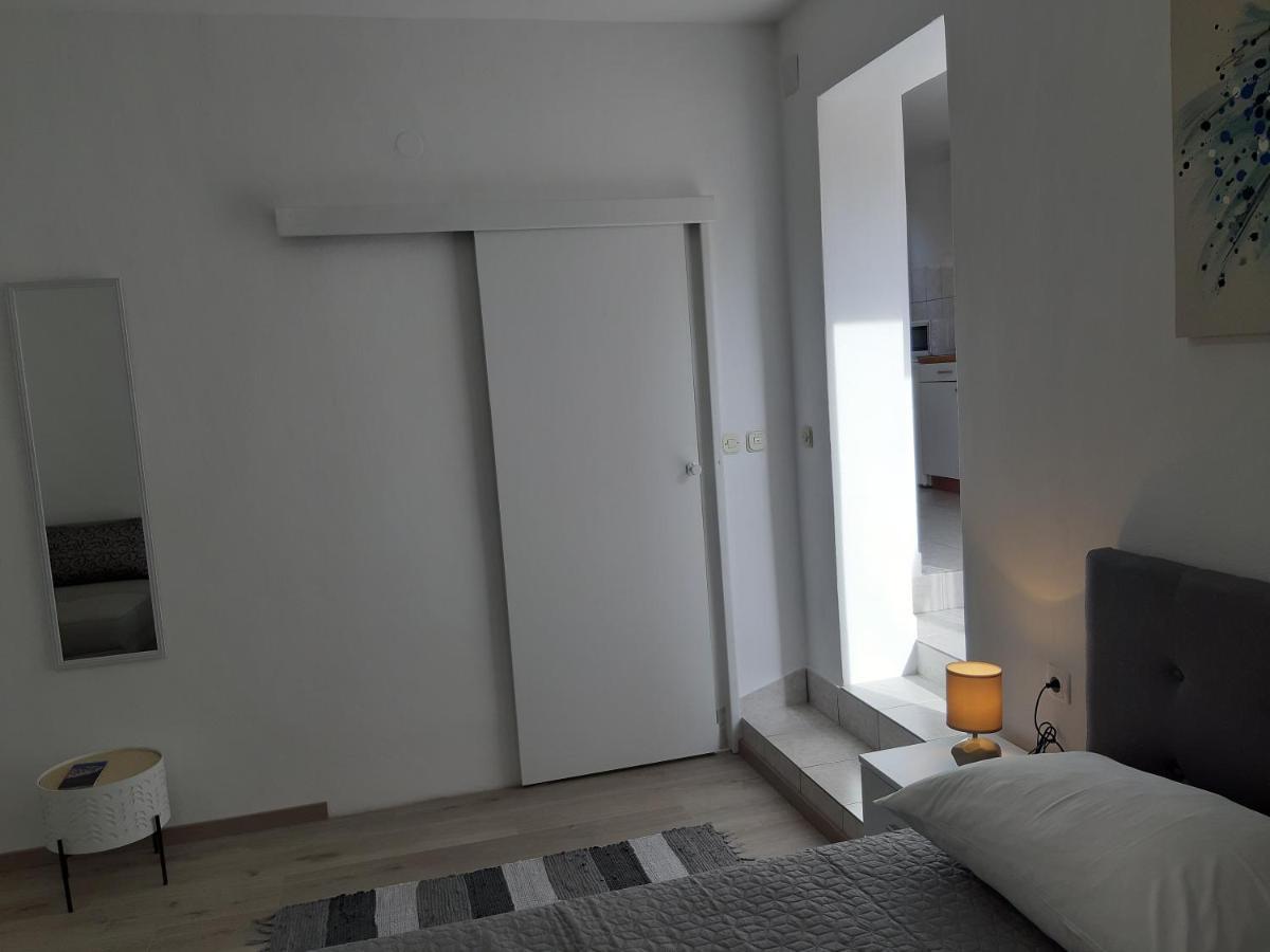 Apartmani Vesna Milisa 프리모스턴 외부 사진