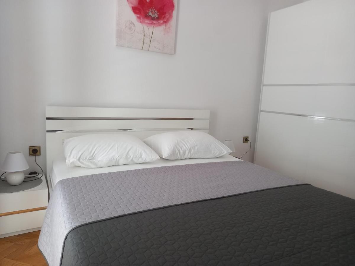 Apartmani Vesna Milisa 프리모스턴 외부 사진